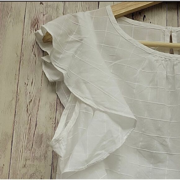 Chaps Women’s white top, ruffles from shoulder to waist, belted, size large - Picture 4 of 7